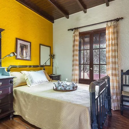 Gardens 别墅 Astrakeri