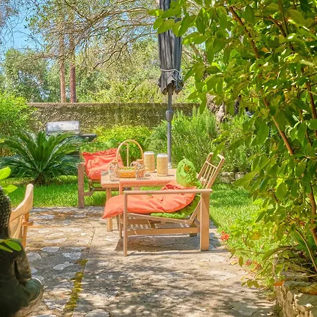 Βίλα Gardens Αστρακερή